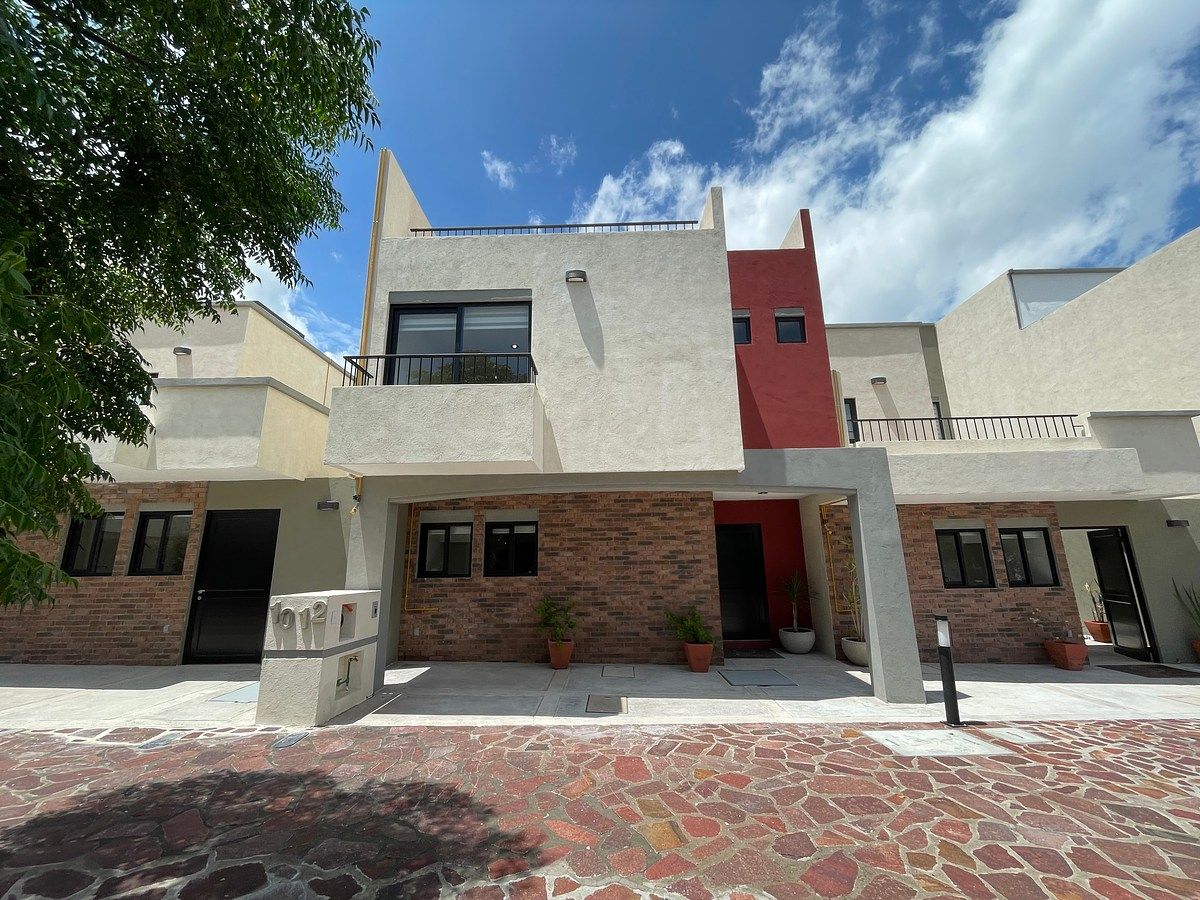 House in Gated Community in Corralejo De Arriba, San Miguel de Allende, photo 2 of 50