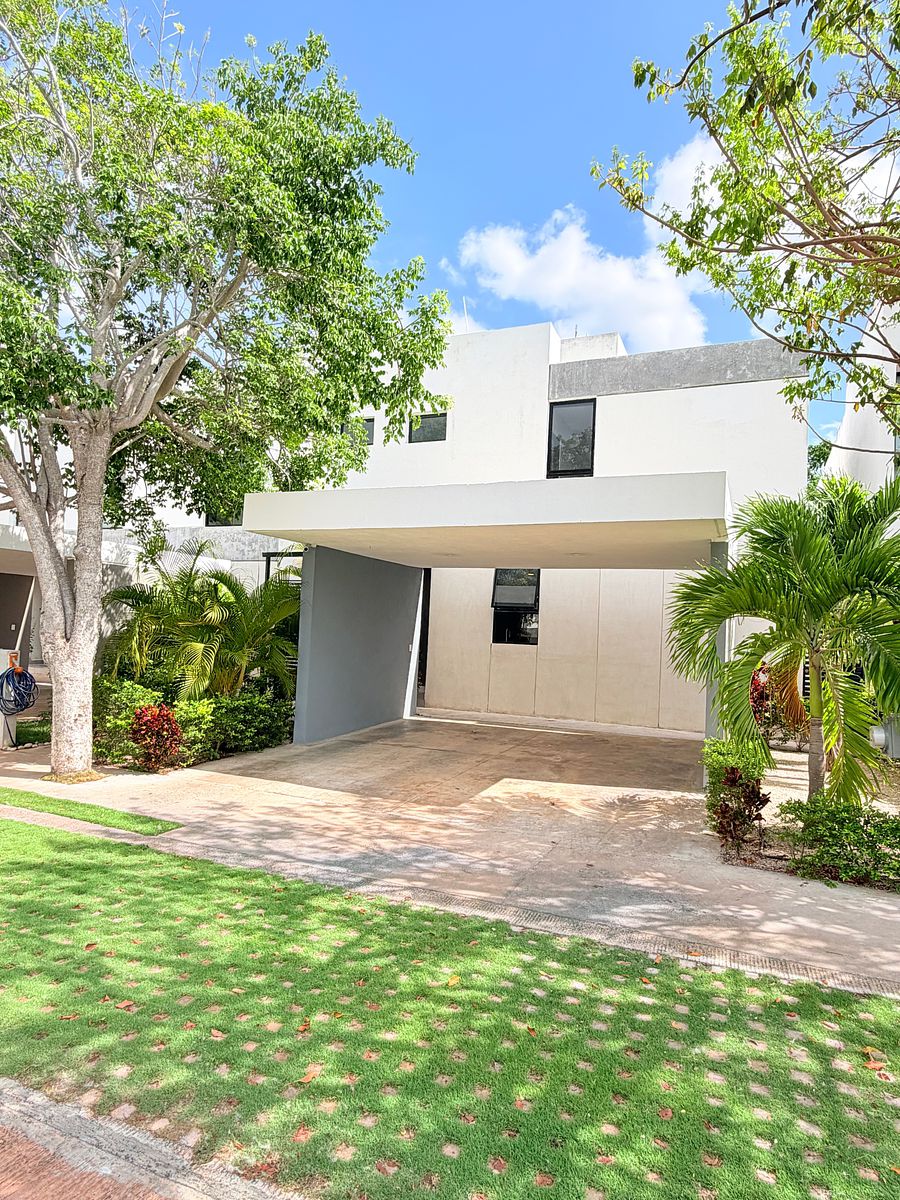 Casa en renta de 4 habitaciones en privada Palta en Cholul, Mérida., foto 1 de 41