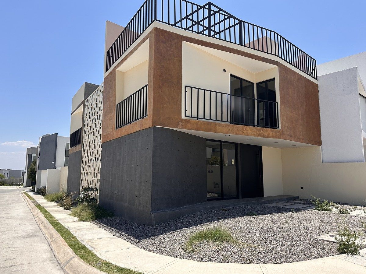 CASA EN VENTA O RENTA CON 4 RECAMARAS, JURIQUILLA QUERETARO, foto 1 de 23