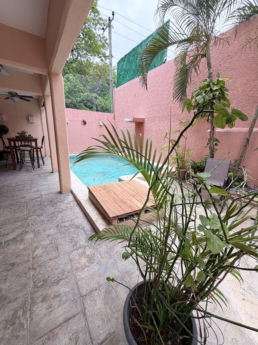 SMART INVESTMENT FACING CANCUN PORT House + 3 Studios + Pool + Panels, photo 1 of 19