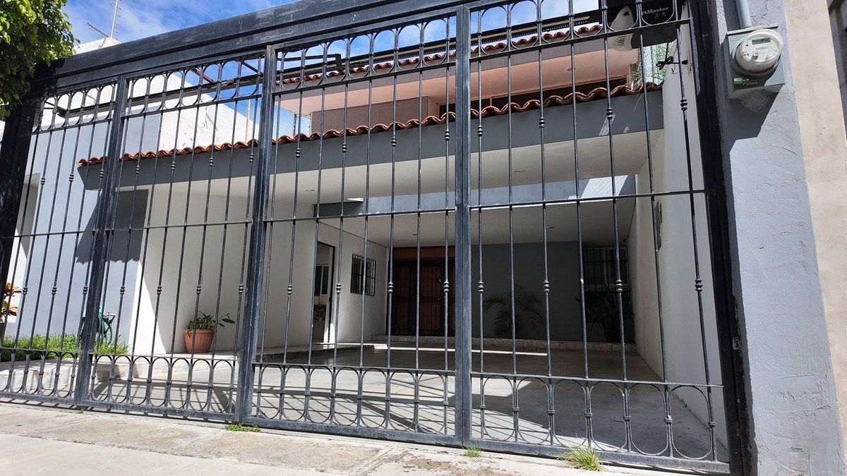 Casa em Jardines del Bosque Centro, Guadalajara, foto 2 de 35