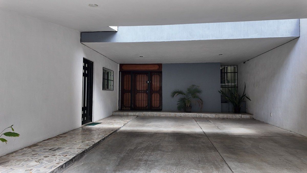 Casa em Jardines del Bosque Centro, Guadalajara, foto 3 de 35