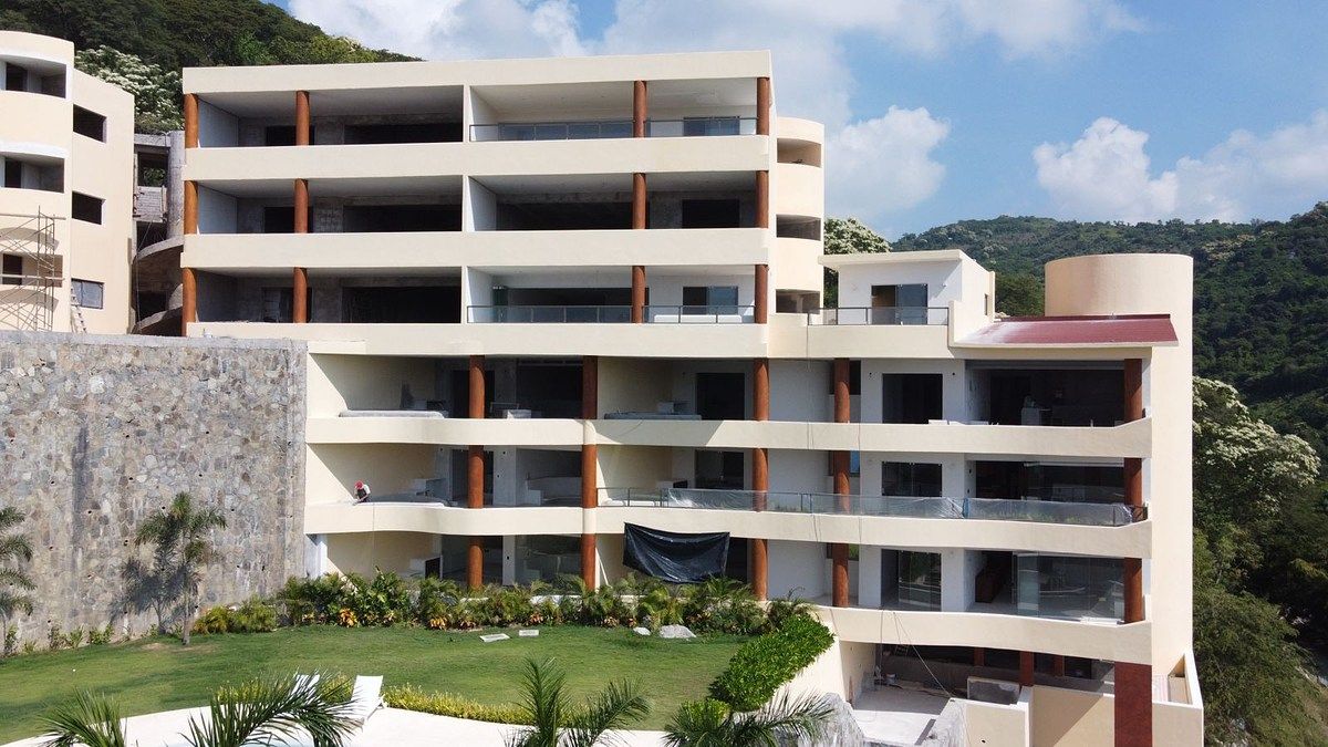 2-Bedroom Ocean-View Residence in Playa La Ropa |Luna 102, photo 1 of 14