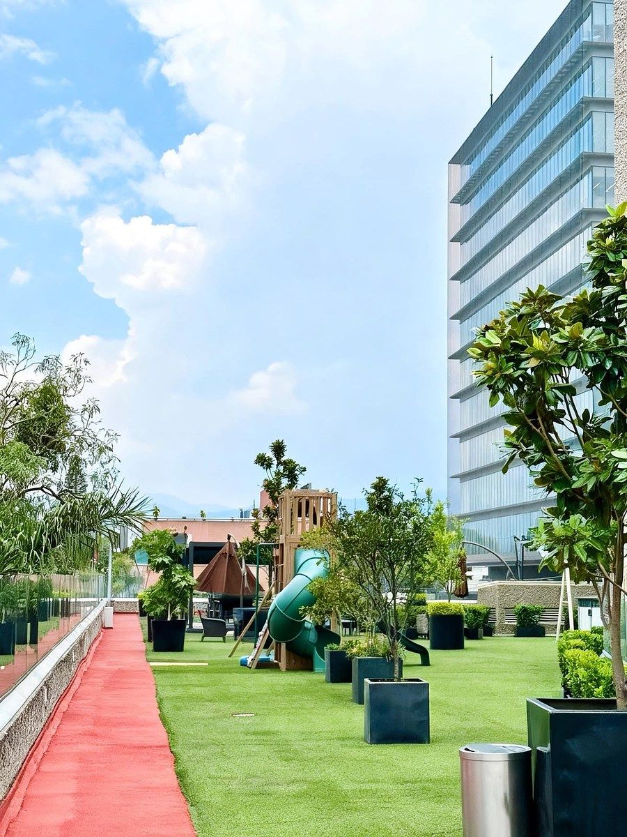 Área de juegos infantiles y roof garden, foto 35 de 36