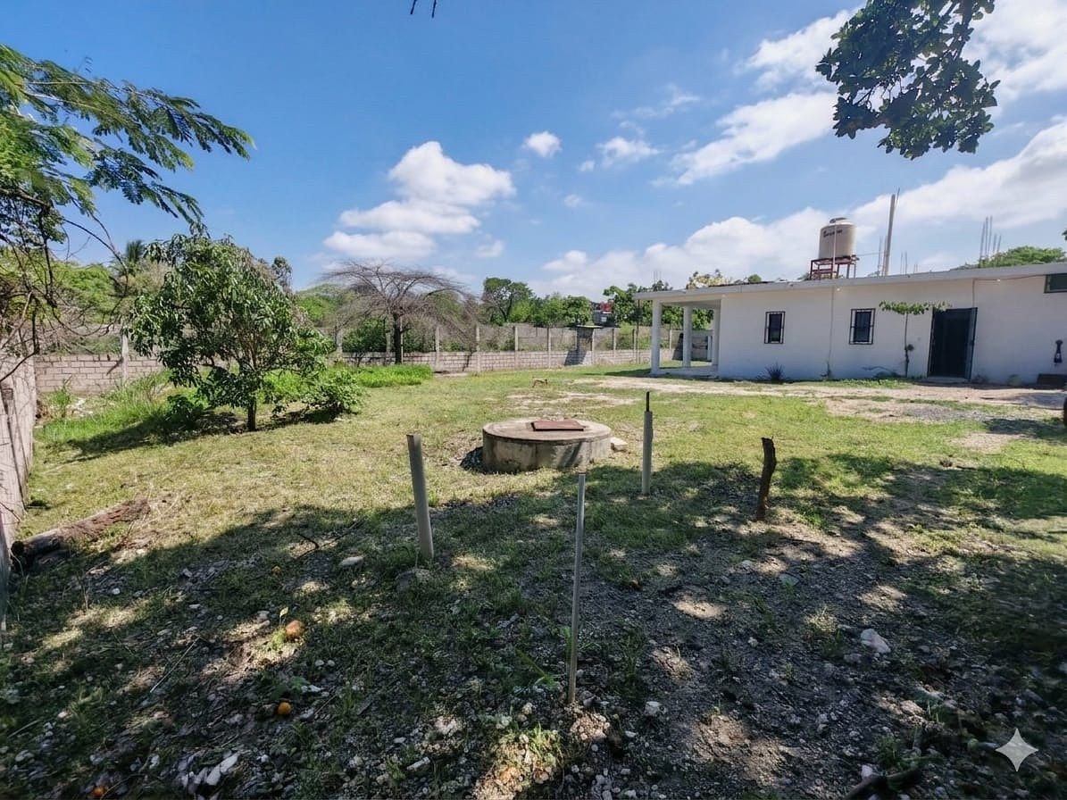CASA EN VENTA EN LOMA BONITA DE UNA PLANTA, foto 1 de 16