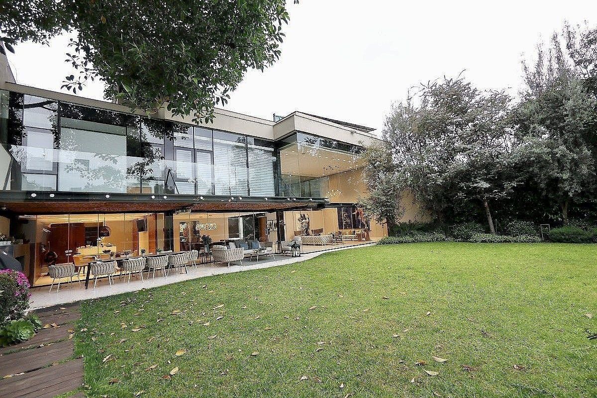 Residencia de lujo con dos frentes y diseño arquitectónico excepcional – Pedrega, foto 1 de 35