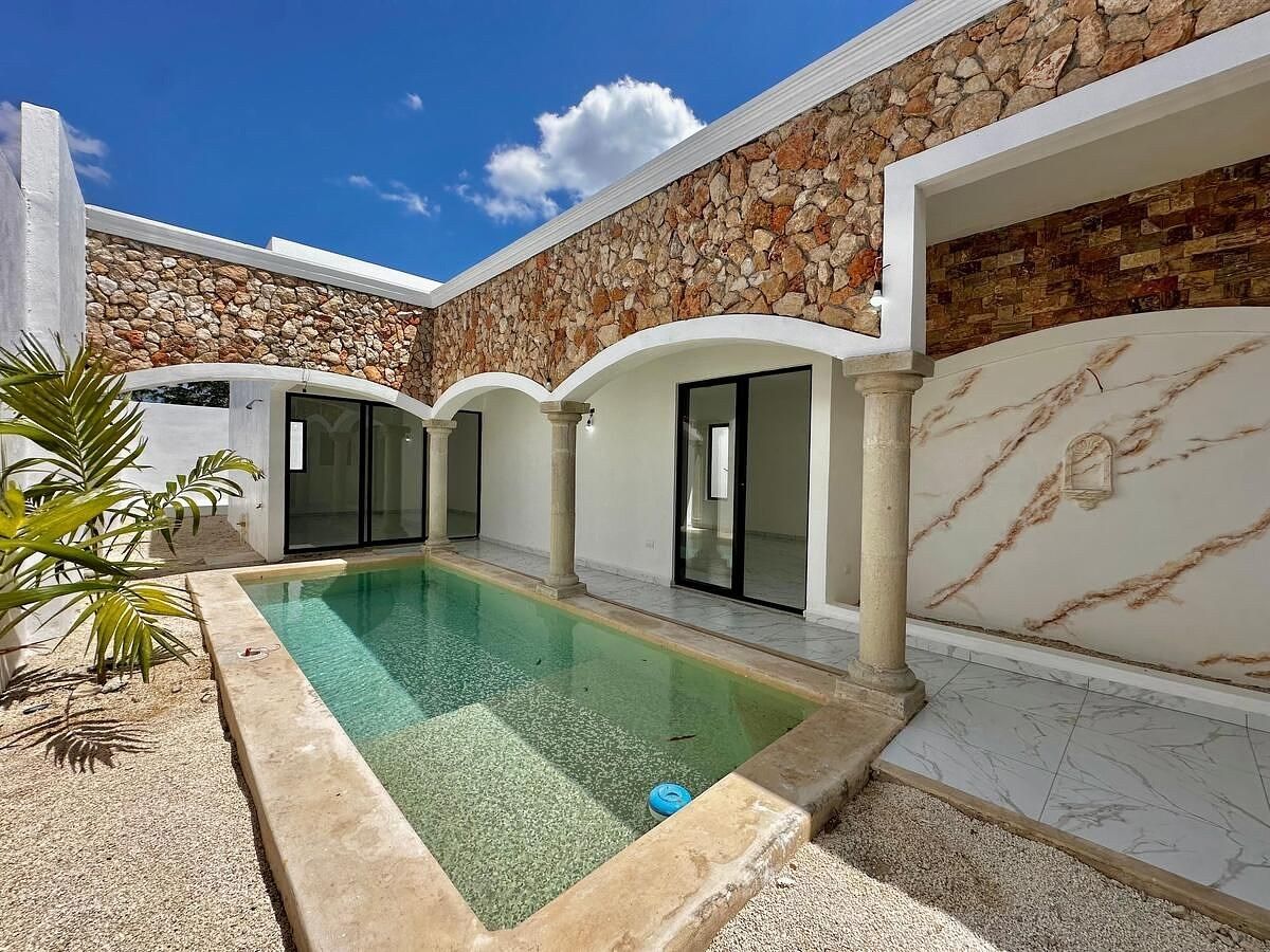 CASA DE UNA PLANTA EN PRIVADA EN CONKAL, foto 1 de 22