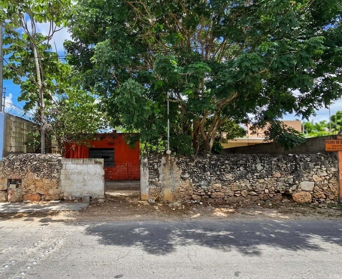 CASA EN VENTA PARA REMODELAR CON TERRENO AMPLIO CHUBURNA DE HIDALGO (AVC-2850), foto 1 de 8