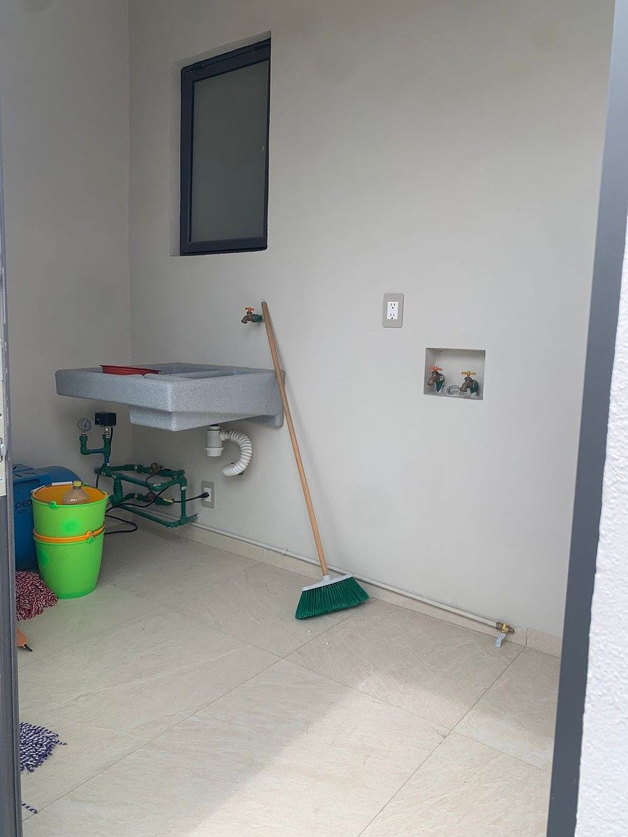 Cuarto de lavado, photo 13 of 14