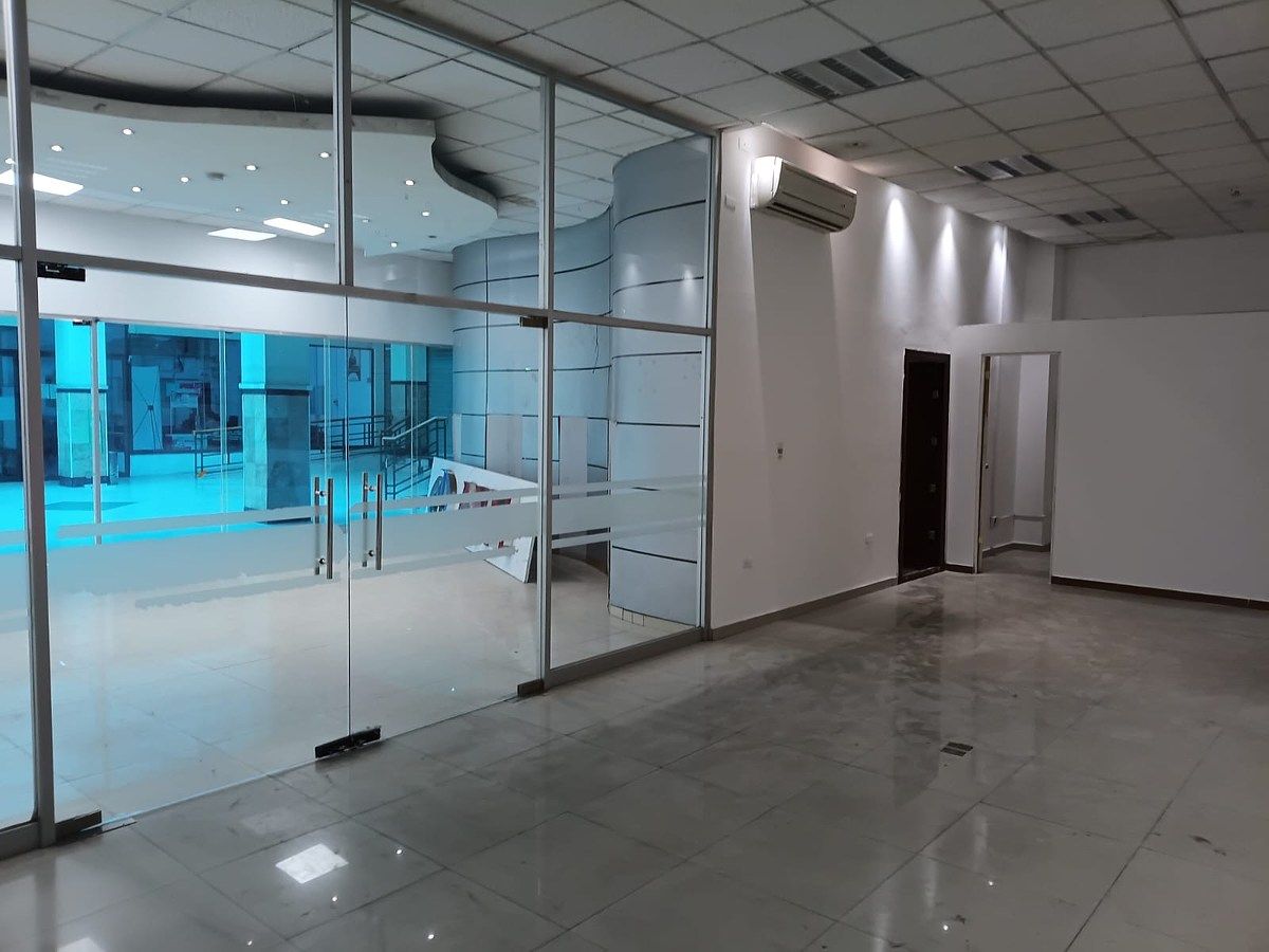 Interior del local, foto 6 de 17