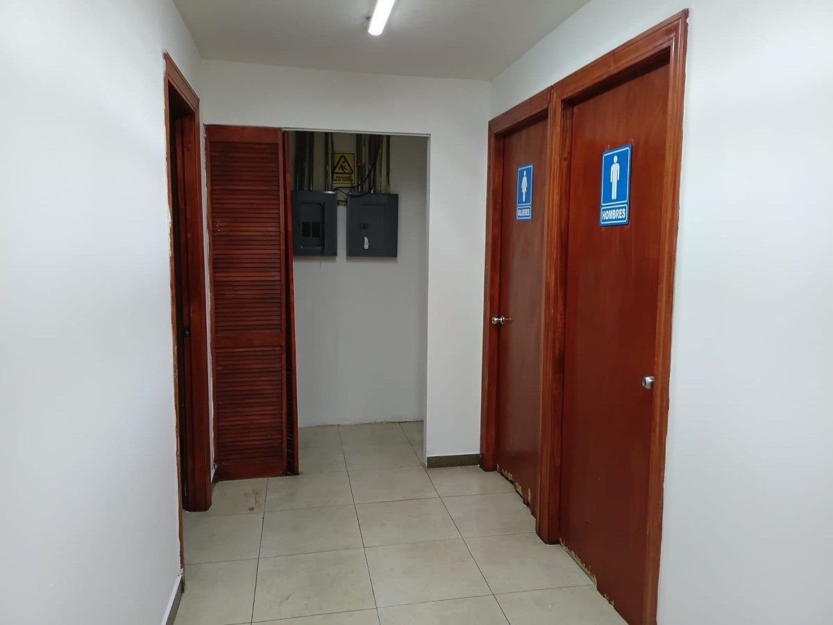 Baños y cuarto de Acometida, foto 12 de 17