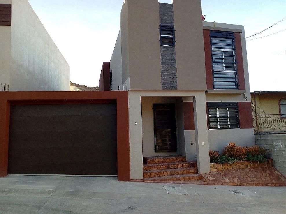 CASA EN VENTA EN FRACCIONAMIENTO VALLE DEL PEDREGAL, TIJUANA, B.C., foto 1 de 18