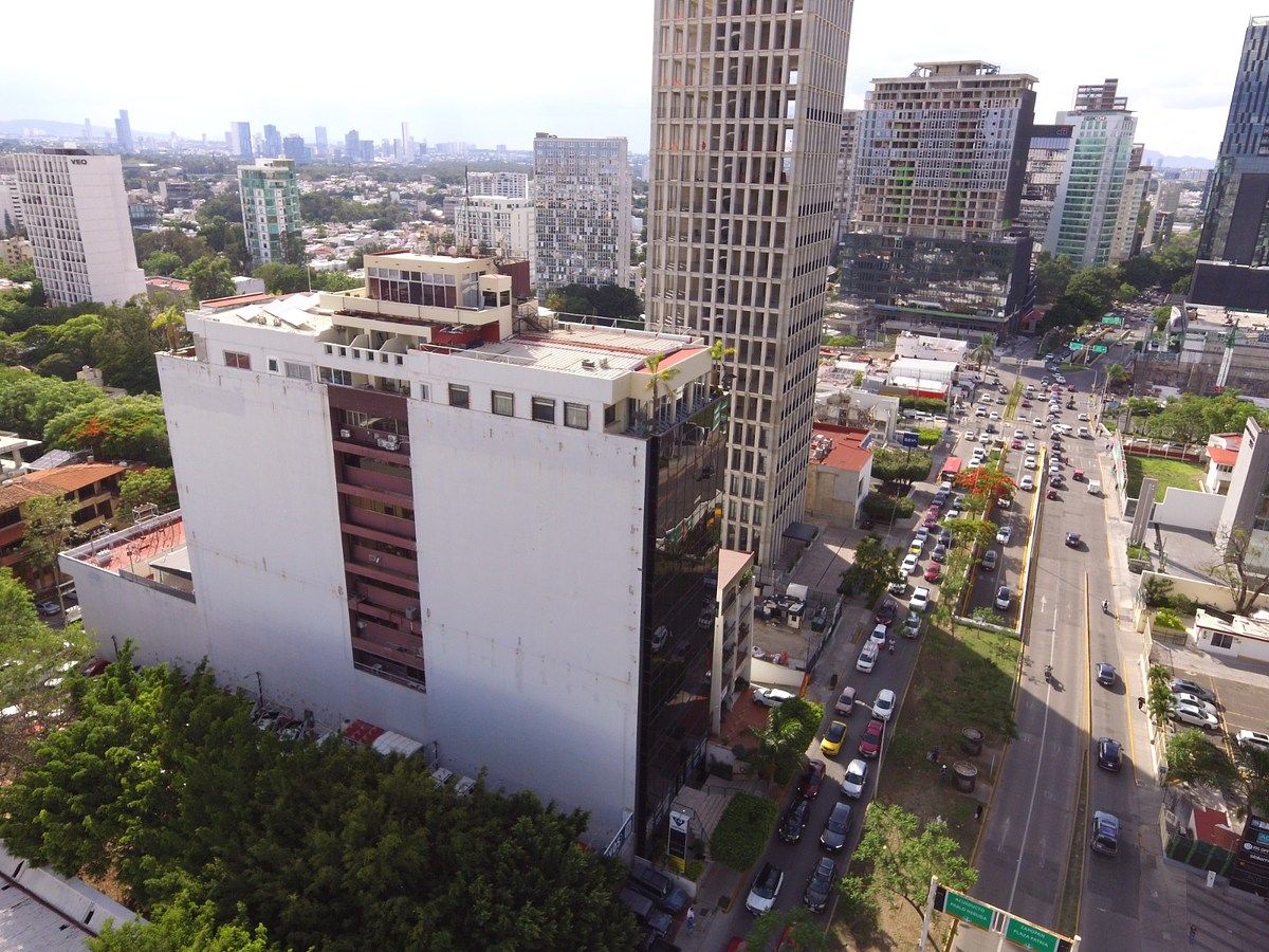 Sala Comercial em Lomas de Providencia, Guadalajara, foto 3 de 38