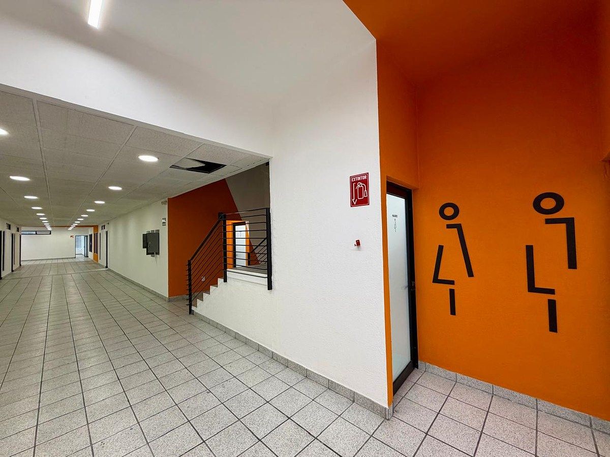 Sala Comercial em Lomas de Providencia, Guadalajara, foto 12 de 38