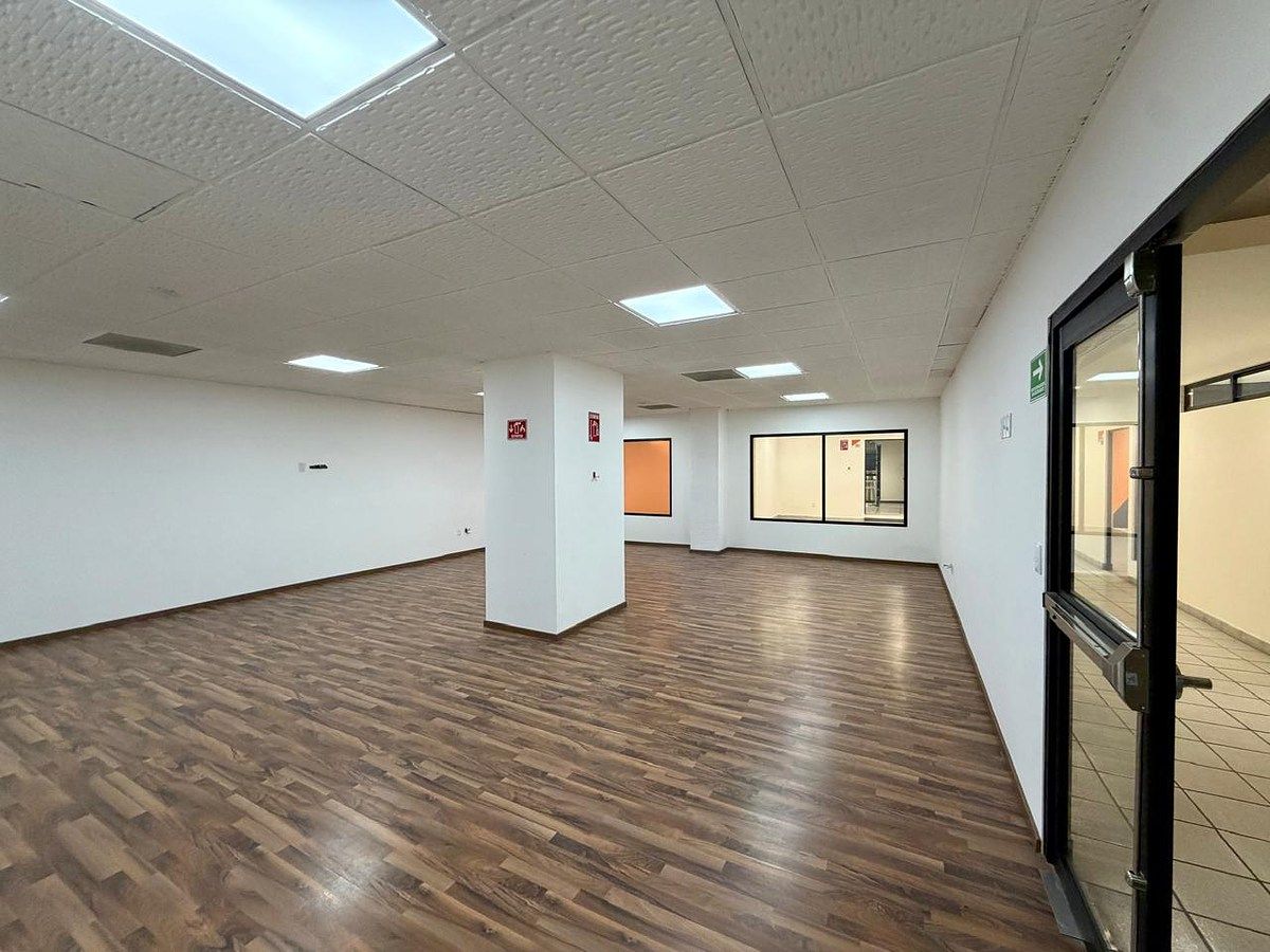 Sala Comercial em Lomas de Providencia, Guadalajara, foto 17 de 38