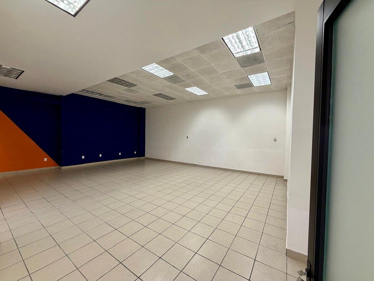 Sala Comercial em Lomas de Providencia, Guadalajara, foto 23 de 38