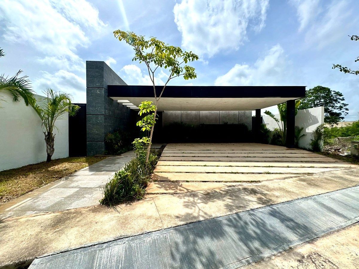 Casa con alberca en Venta en Privada Olivia, photo 1 of 33