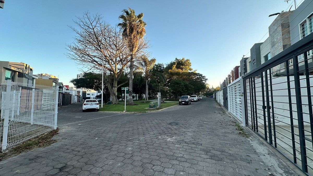 House in Gated Community in Real de Valdepeñas, Zapopan, photo 2 of 14