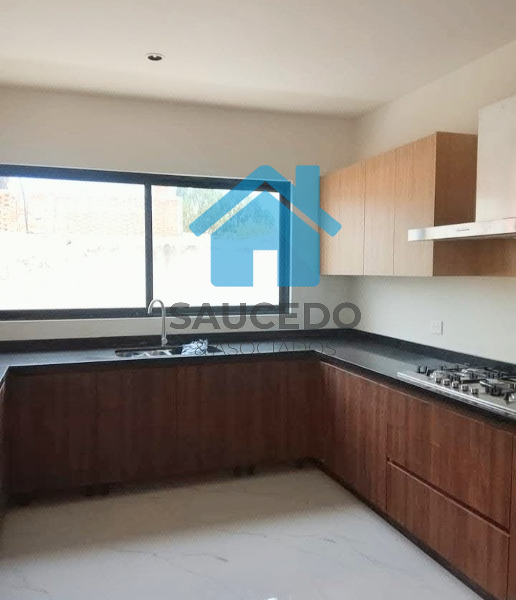 Casa en Venta ubicada en la Colonia lV Centenario, cercana a Soriana Madero