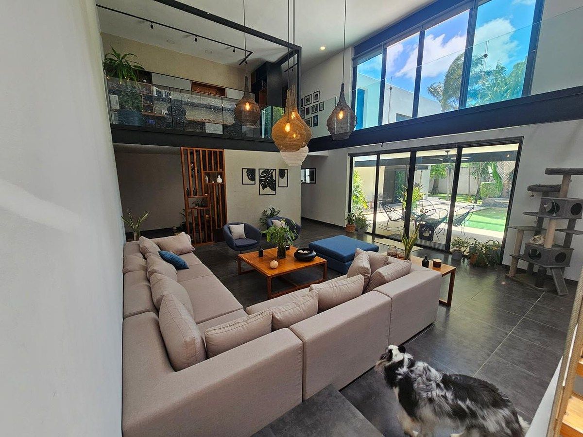 CASA INTELIGENTE CON AMPLIO TERRENO, foto 1 de 22