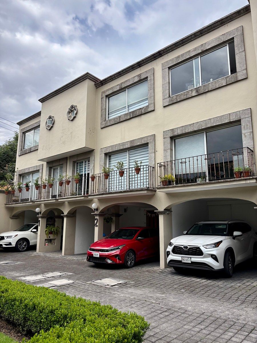 CASA EN VENTA EN CONDOMINIO PARTE BAJA DE LAS ÁGUILAS, foto 1 de 28