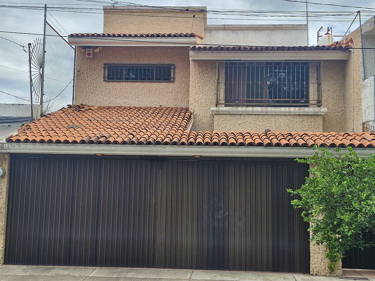 Casa à Venda no Bairro Monumental!!, foto 1 de 49