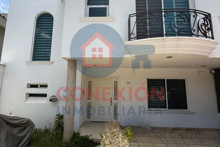 Casa en Renta condominio  San Martín del Tajo