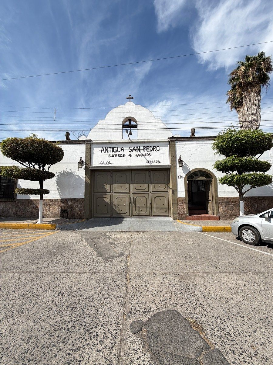 SALÓN DE EVENTOS EN VENTA EN TLAQUEPAQUE, foto 1 de 44