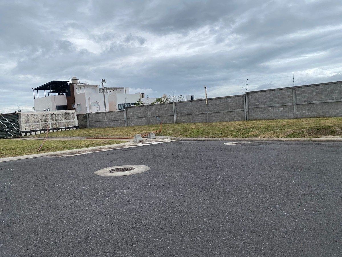 Terreno en venta en Lomas de la Rioja- Puerta de Alcala, foto 1 de 1