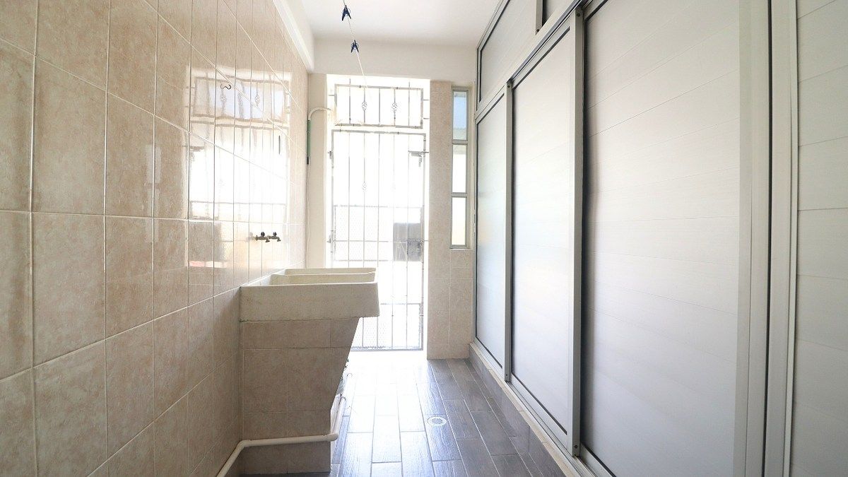Pasillo de servicio, photo 15 of 34