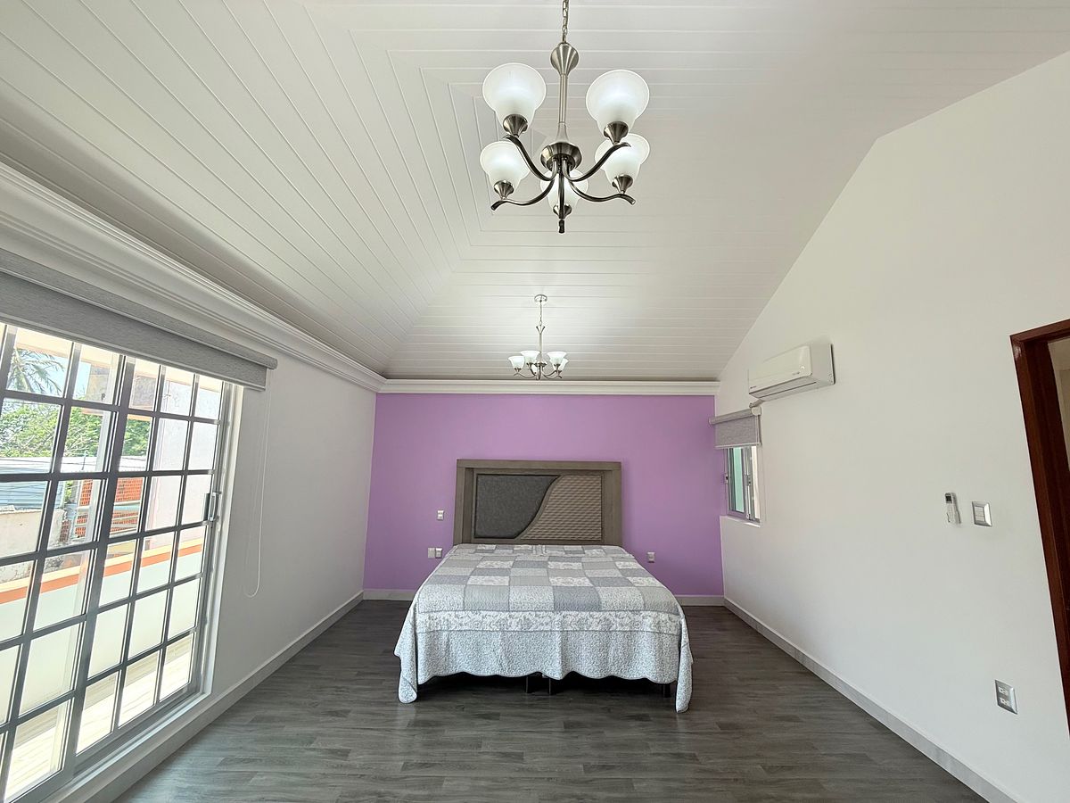 Recámara principal con balcón, vestidor y baño completo, photo 18 of 34