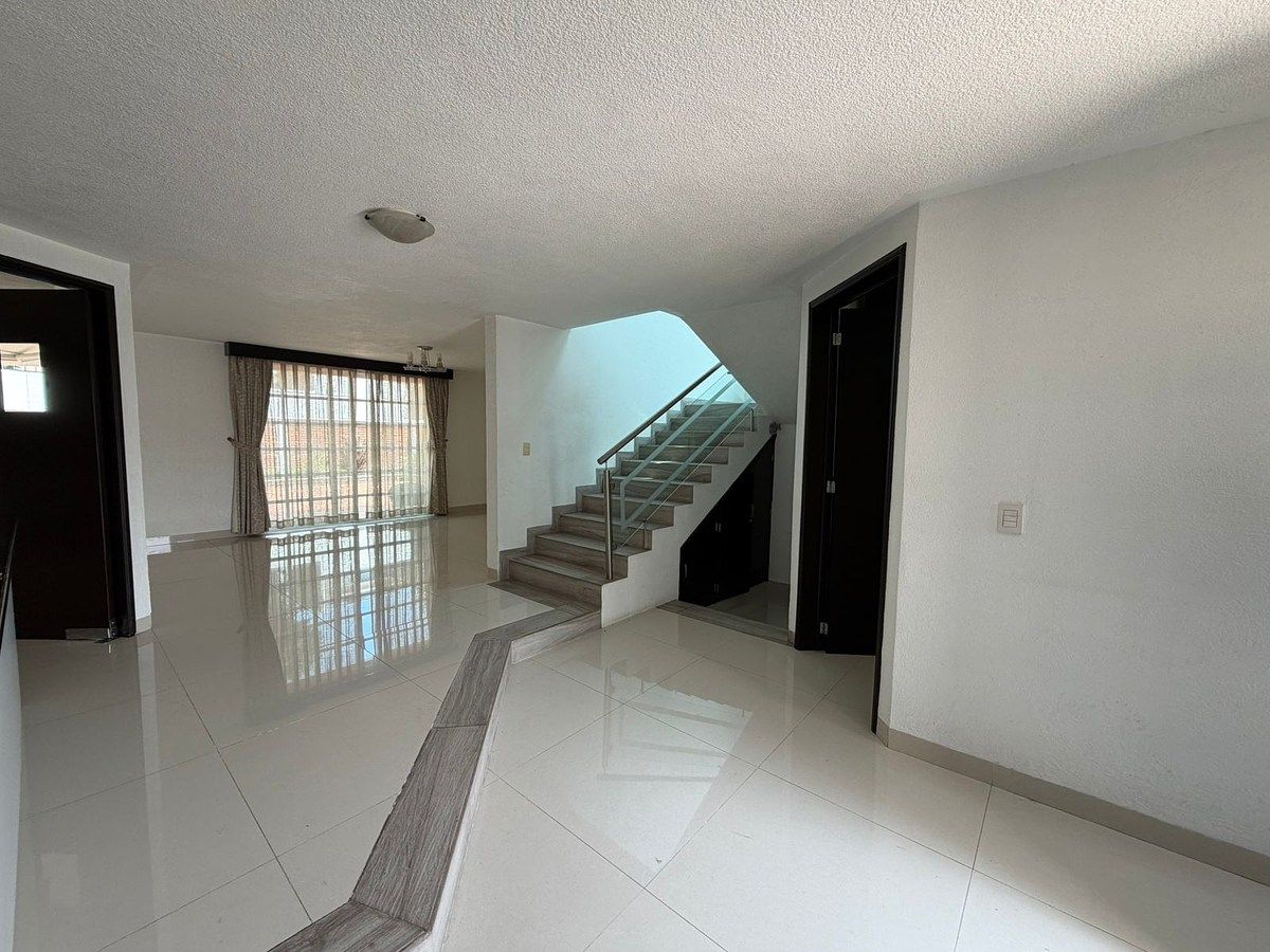 House in Gated Community in La Providencia, Metepec, photo 3 of 16
