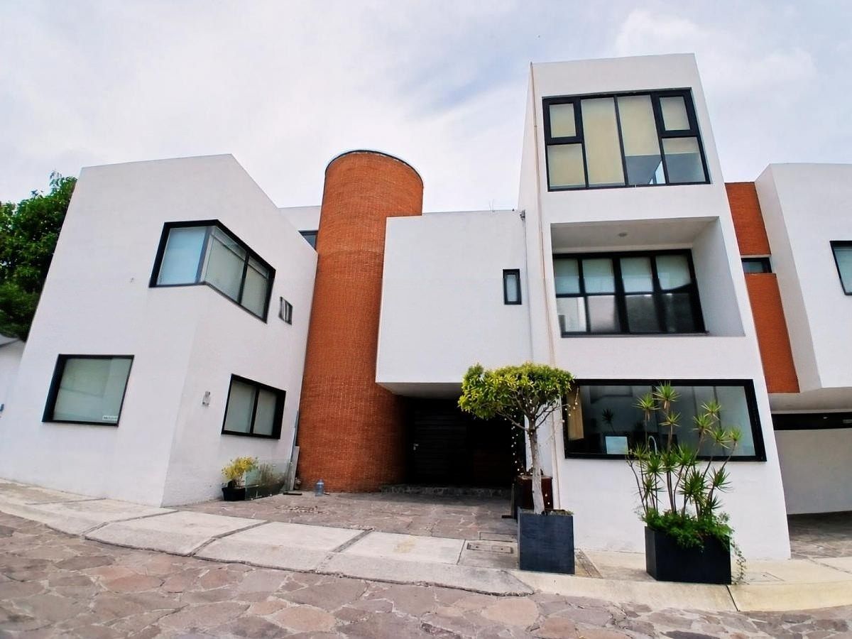CASA EN VENTA – RESIDENCIAL FONTANA SATELITE, foto 1 de 31