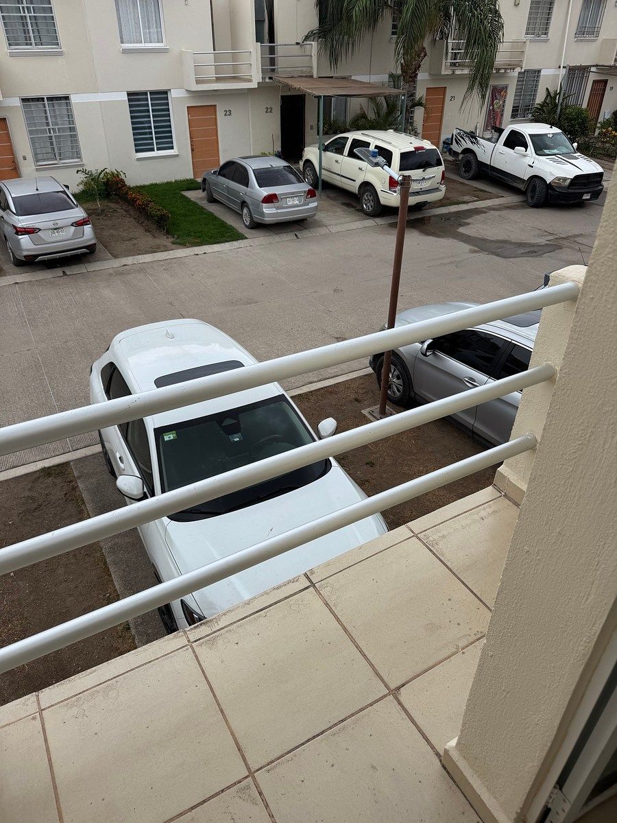 balcon, photo 9 of 10