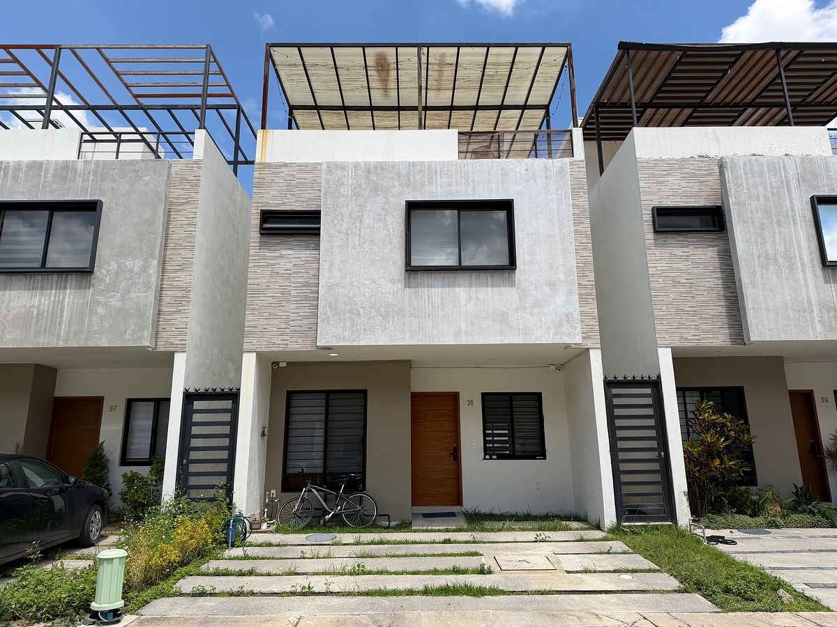 Casa en condominio en Luna Bosque, Zapopan, foto 2 de 13