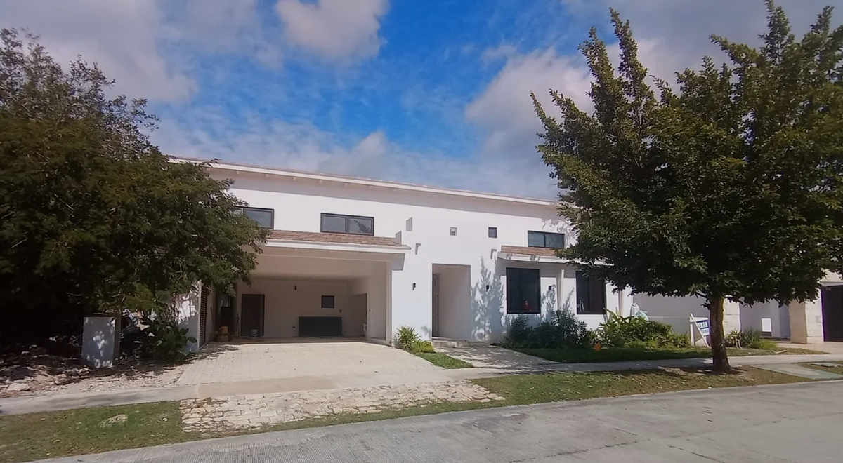 Casa en Venta en Kutz Yucatan Country Club, foto 1 de 24