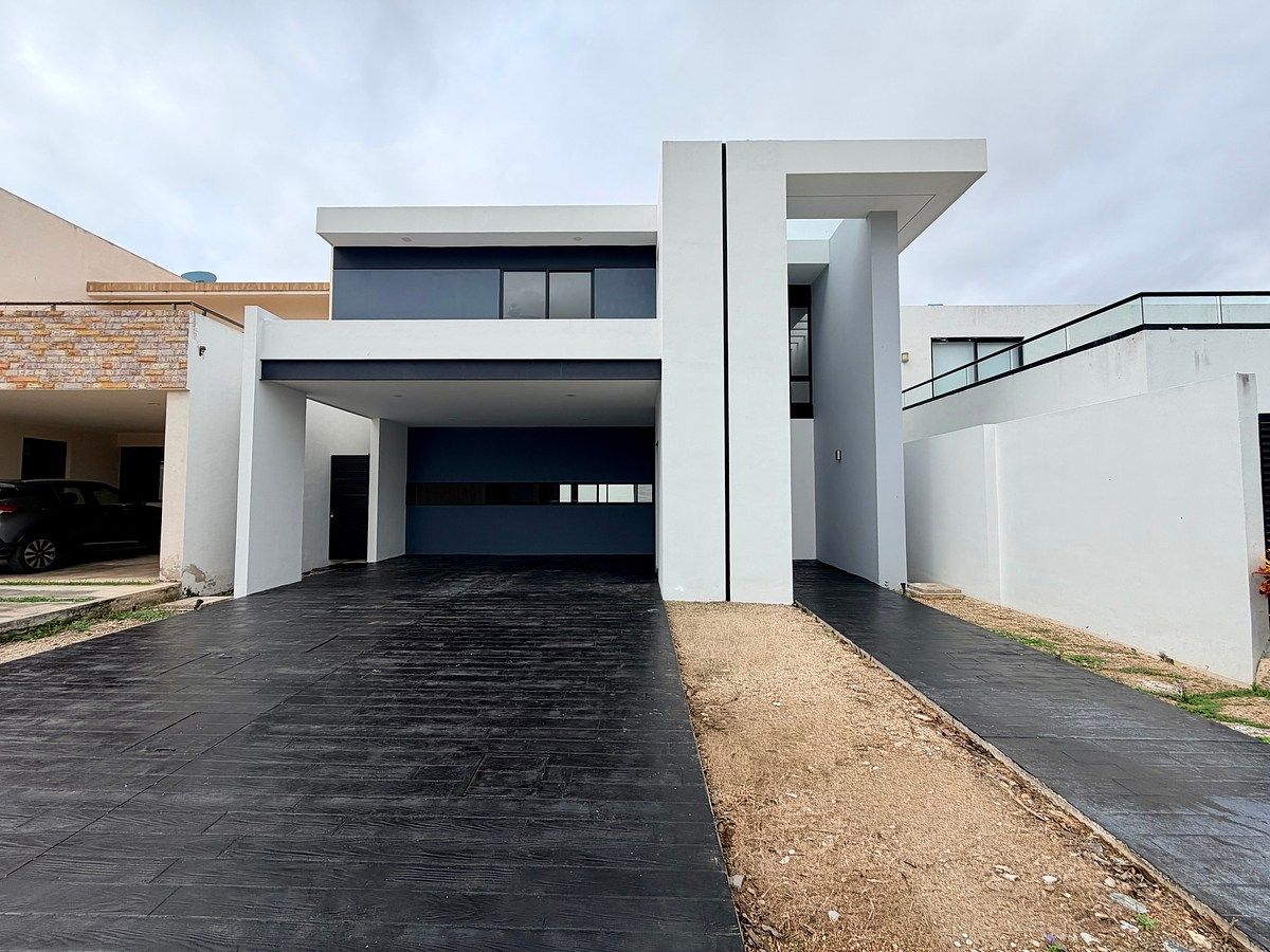 CASA EN VENTA DE ENTREGA INMEDIATA EN PRIVADA EN CHOLUL CON ALBERCA, foto 1 de 24