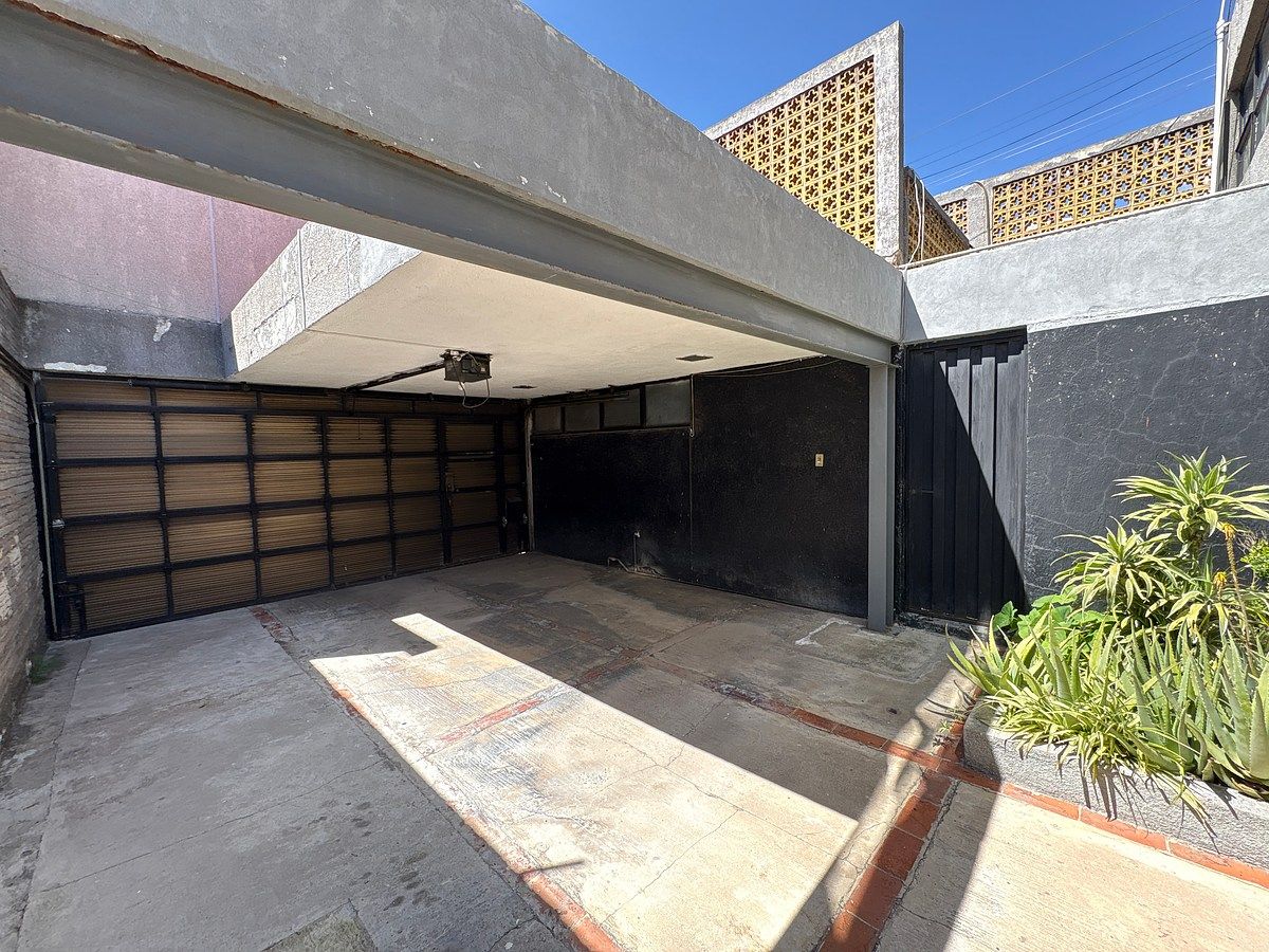 Sale House Colonia La Paz, photo 1 of 26