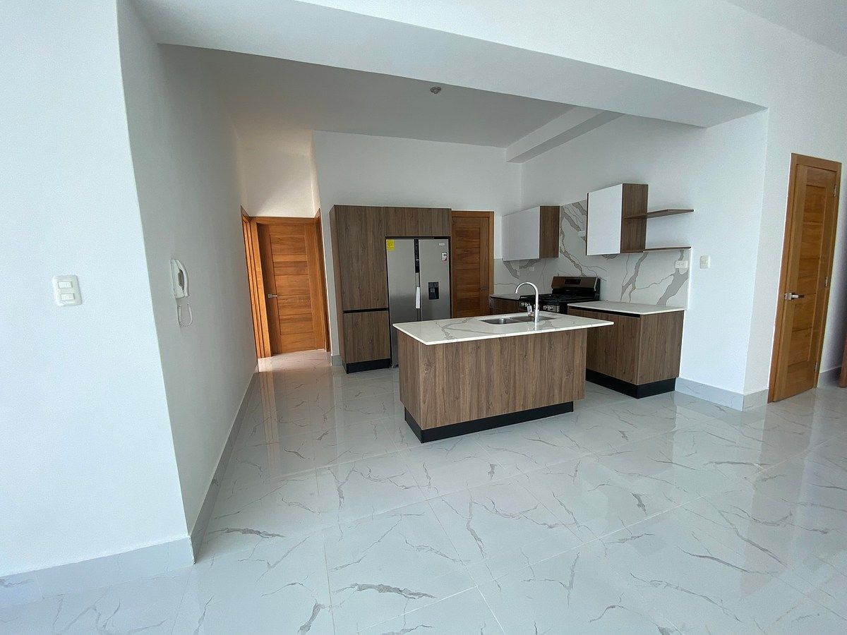 Apartamento en Alquiler de 2 Habitaciones en Bella Vista | Piso Alto, foto 1 de 19