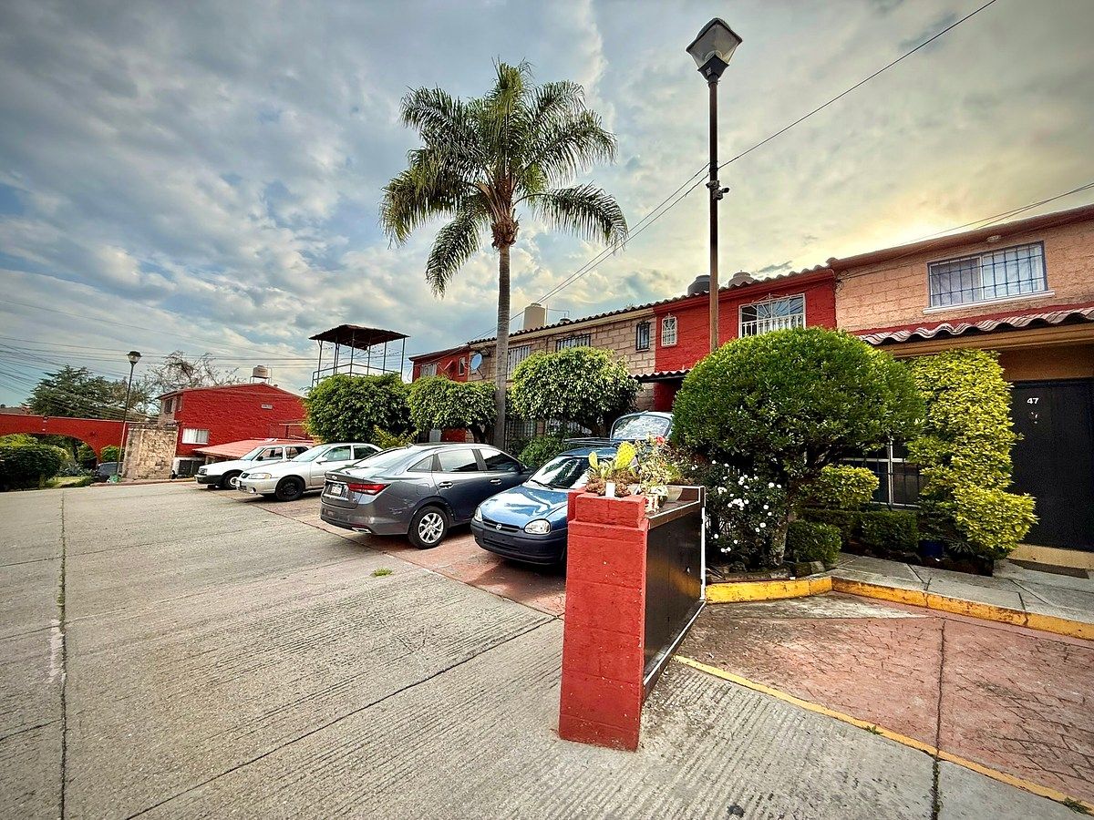 CASA EN VENTA LOMAS DE AHUATLÁN, foto 1 de 23