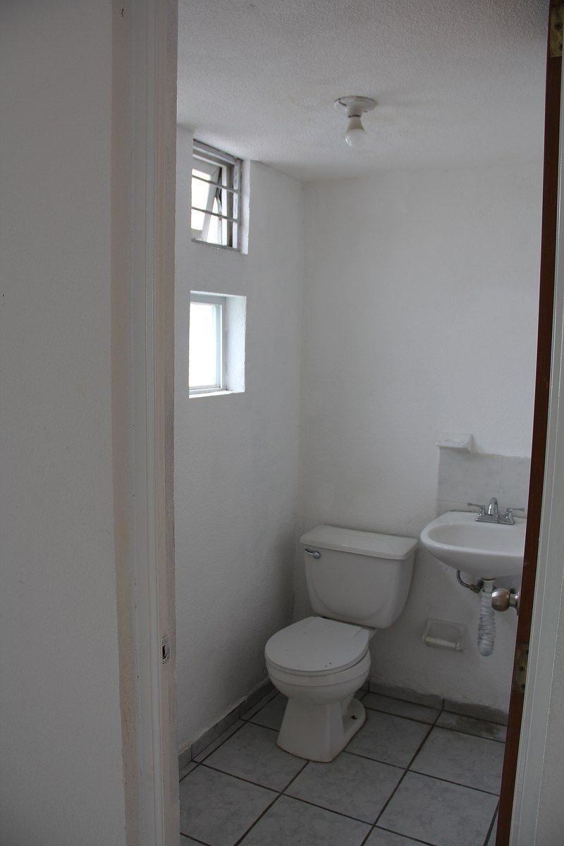 Medio Baño Planta Baja, foto 8 de 31