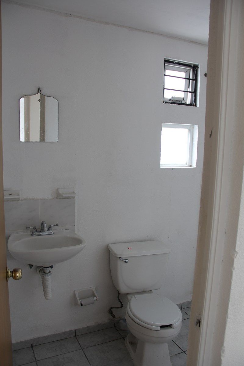Baño Completo Planta Alta, foto 14 de 31