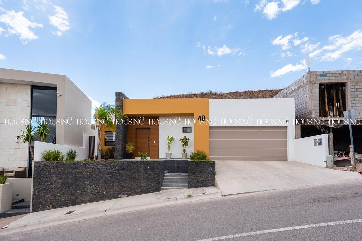 CASA EN VENTA DE UNA PLANTA Y FRENTE A PARQUE  EN ZONA VALLES, foto 1 de 31