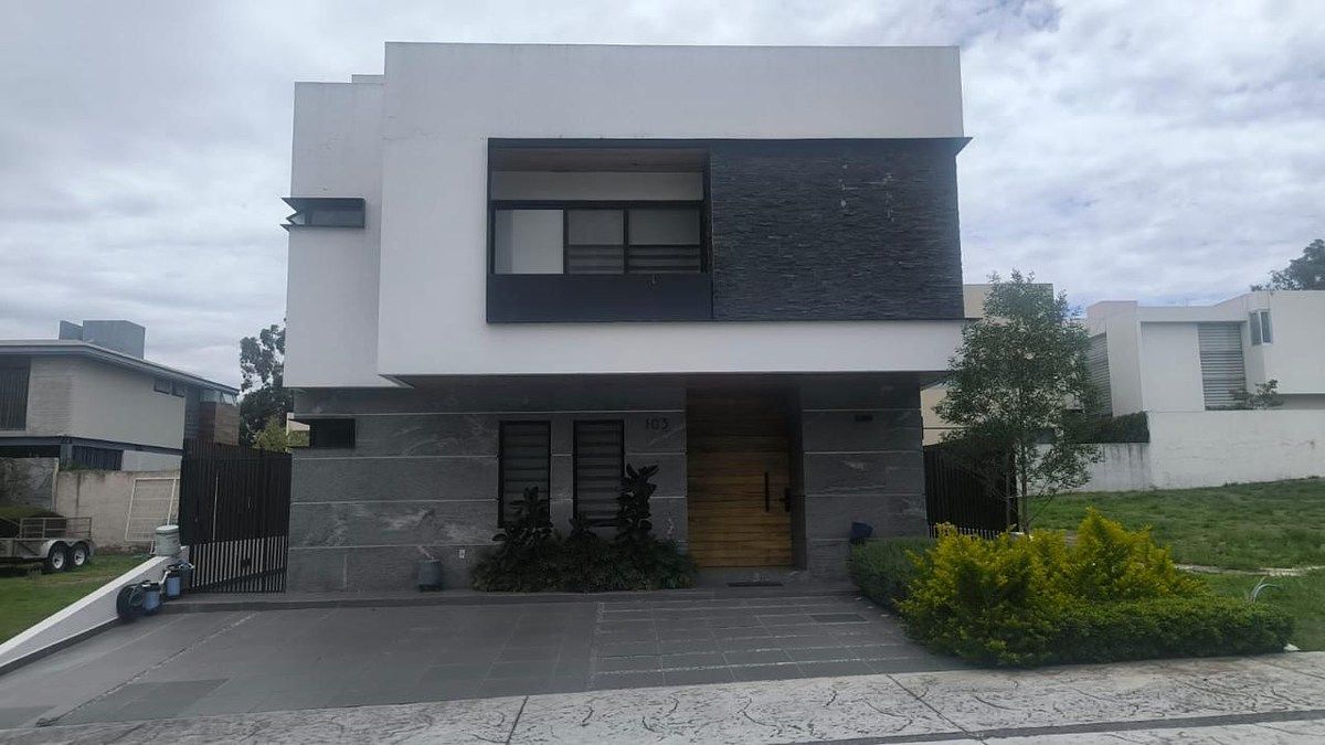 House in Gated Community in Virreyes Residencial, Zapopan, photo 2 of 36