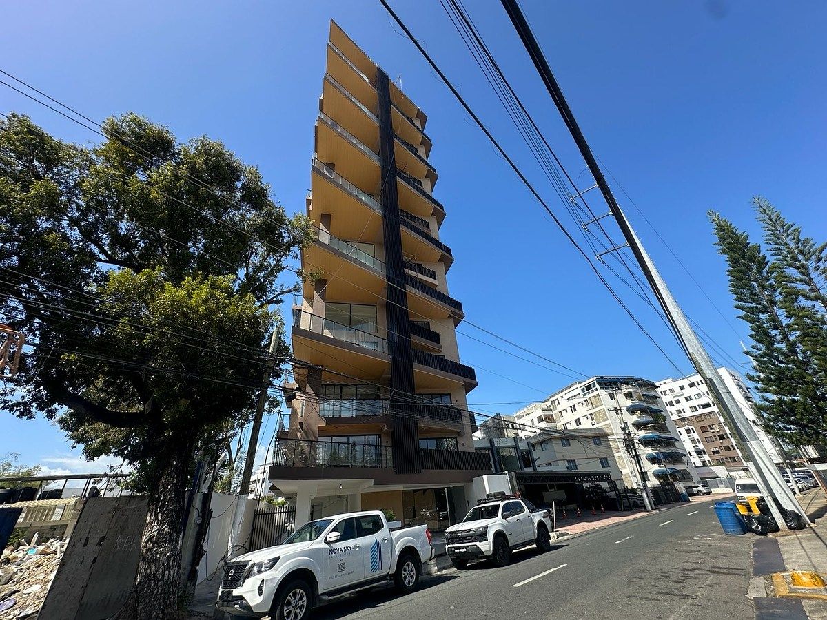 Loft dos niveles El Vergel US$ 270,000 re-venta en EXCLUSIVA!, foto 1 de 48