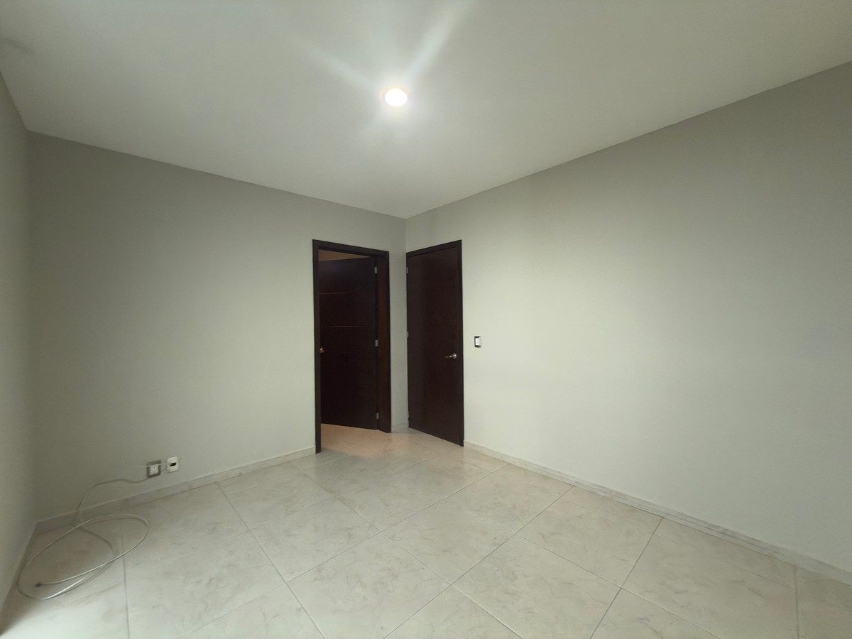 Casa em condomínio fechado em Santillana Parque Residencial, Zapopan, foto 5 de 16