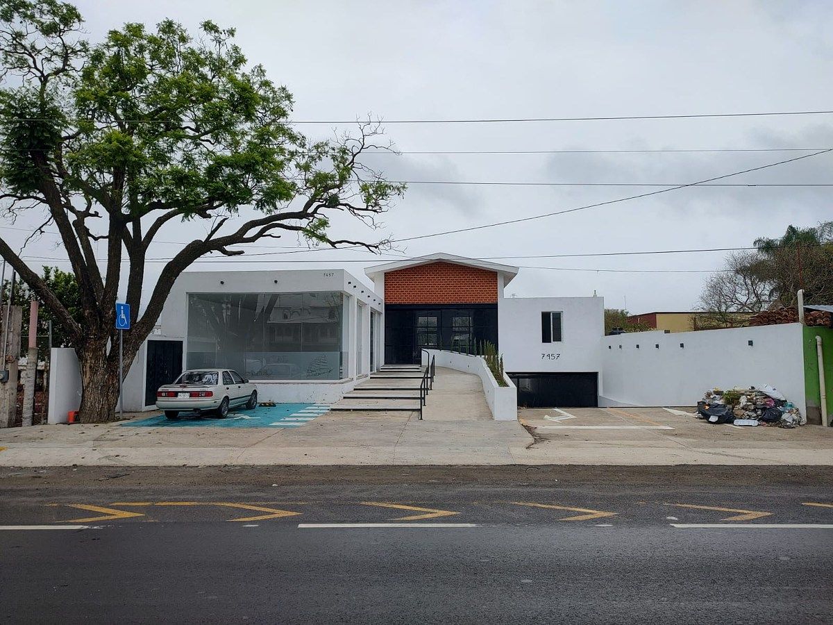 Armazém Comercial com loja e porão, foto 1 de 14