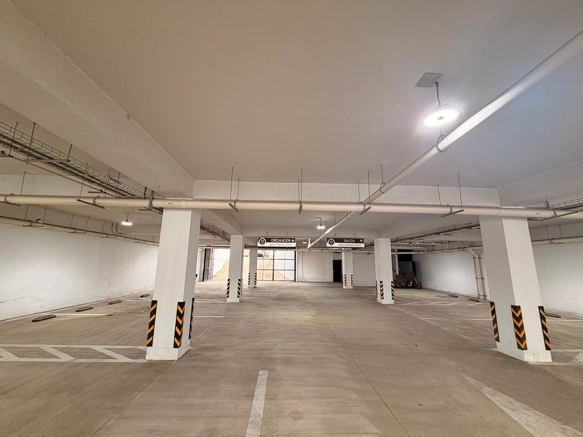 Galpão comercial em La Venta Del Astillero, Zapopan, foto 11 de 14