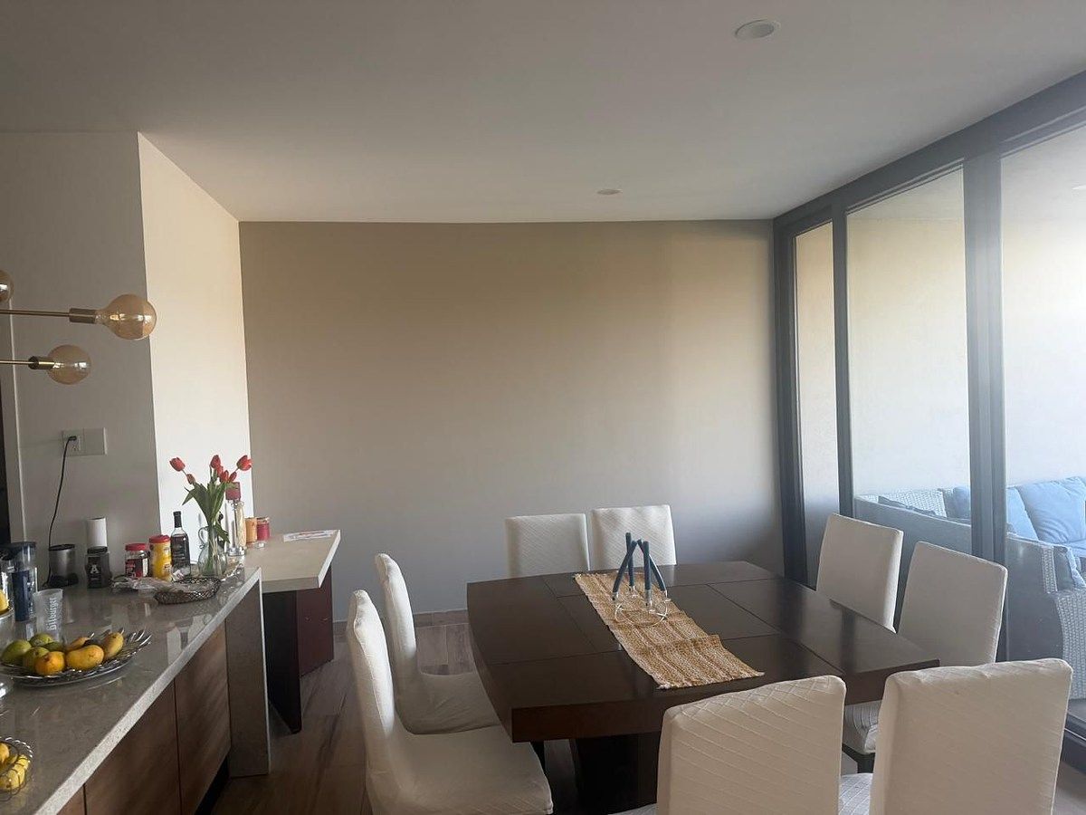 Área de comedor con salida al jardín, foto 4 de 7