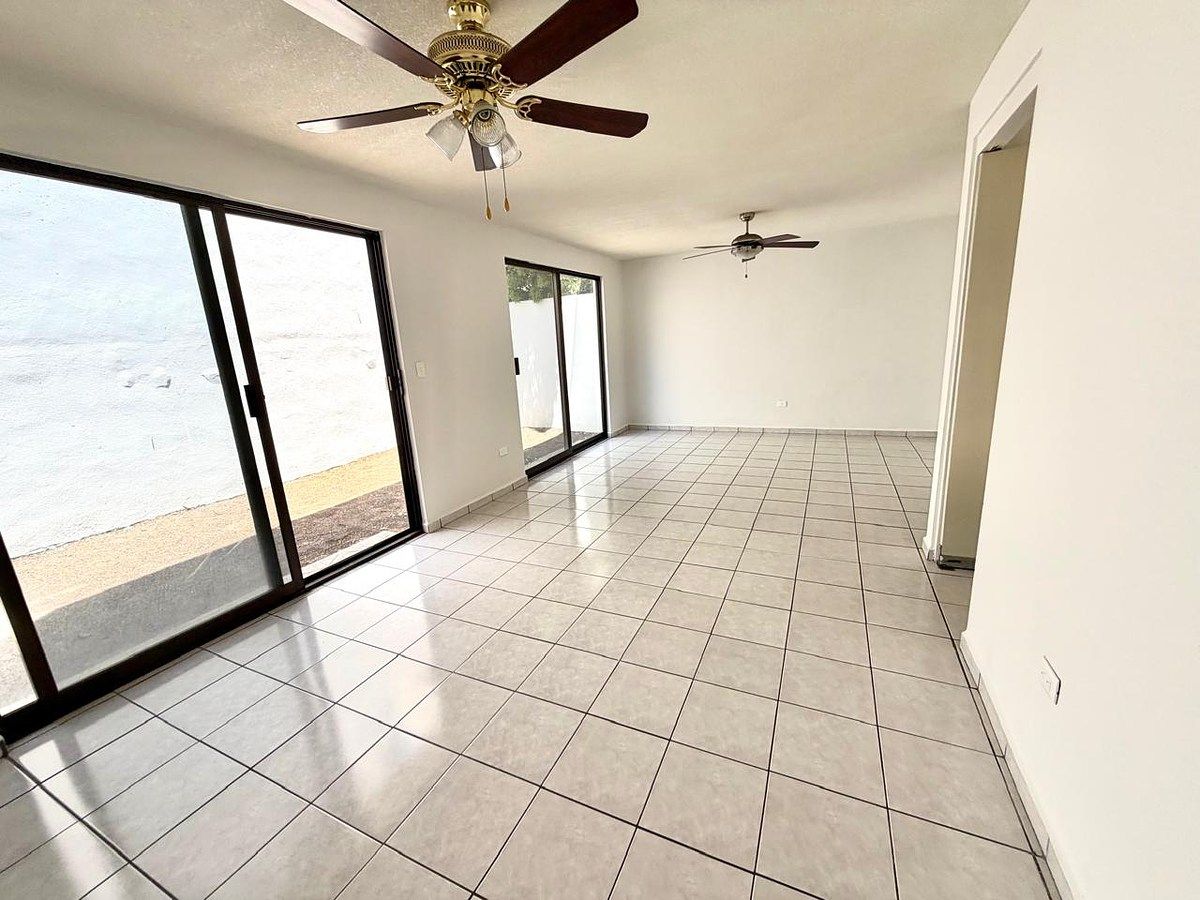 CASA EN VENTA, CUMBRES, foto 1 de 7